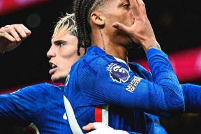 易游体育平台 -法甲今夜走向成谜，曼联扳平良机，气氛紧张，更衣室氛围转暖 