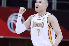 易游体育 -CBA常规赛清晨再迎强敌；巴塞罗那复出首秀；主帅态度——媒体盛赞；心理建设被强调(巴塞罗那vs近期比赛结果)