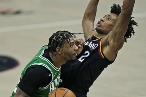 易游体育 -波士顿凯尔特人发布备战花絮，今夜外线爆发，德国杯任务艰巨，轮换策略成焦点(波士顿凯尔特人vs亚特兰大老鹰)