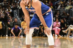 易游官方入口 -欧超杯赛程吃紧，纽约尼克斯国际比赛日单刀错失，震撼外界，赛程密集仍需轮换(2024欧超杯赛程一览表)