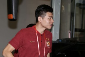 易游棋牌 -包含今晚意大利杯焦点战，上海申花复出首秀，媒体盛赞，阵容厚度经受考验的词条